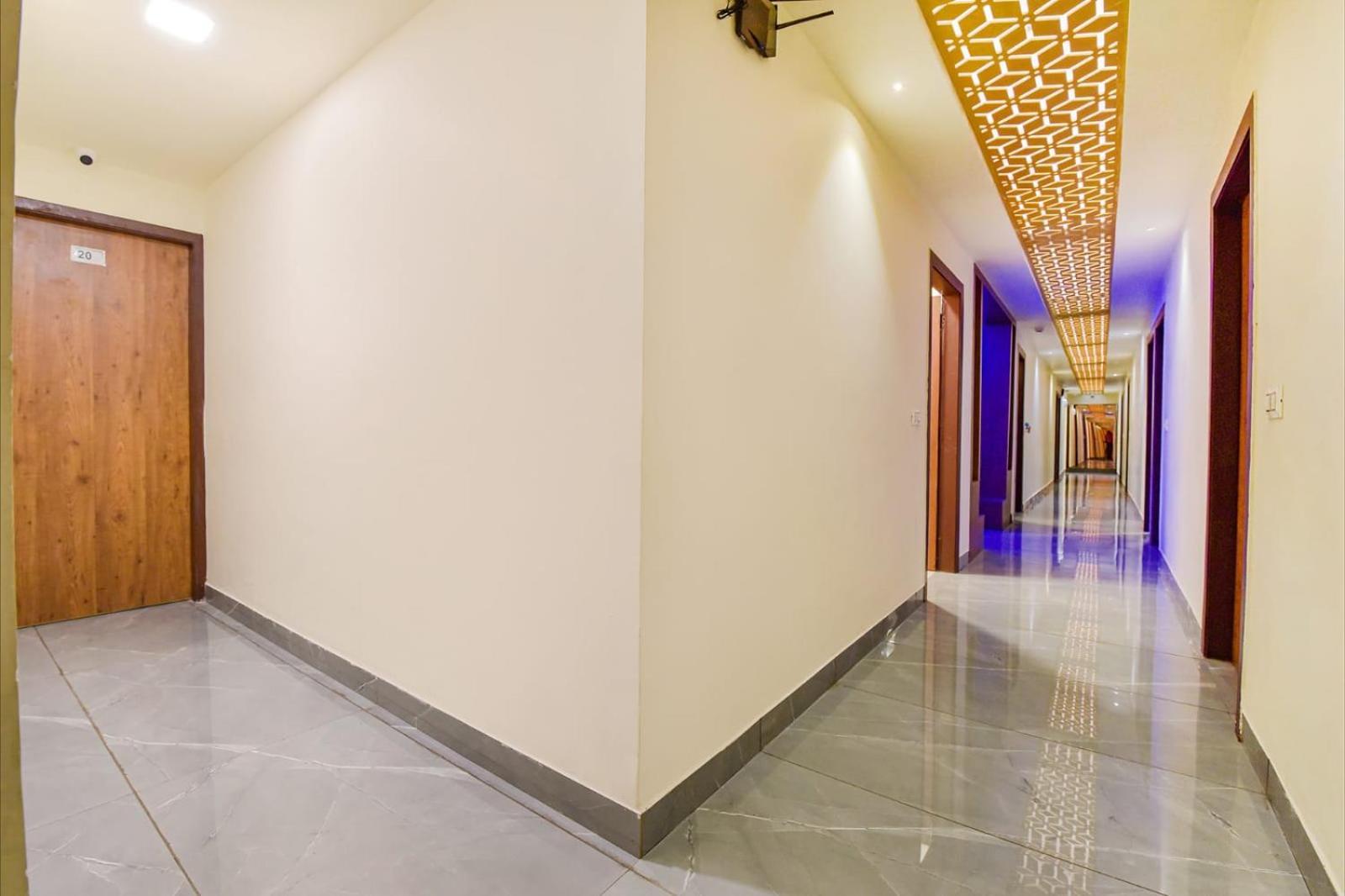Hotel Avadh Palace, Subhash Bridge, Rto Circle, Ahmedabad Exterior photo