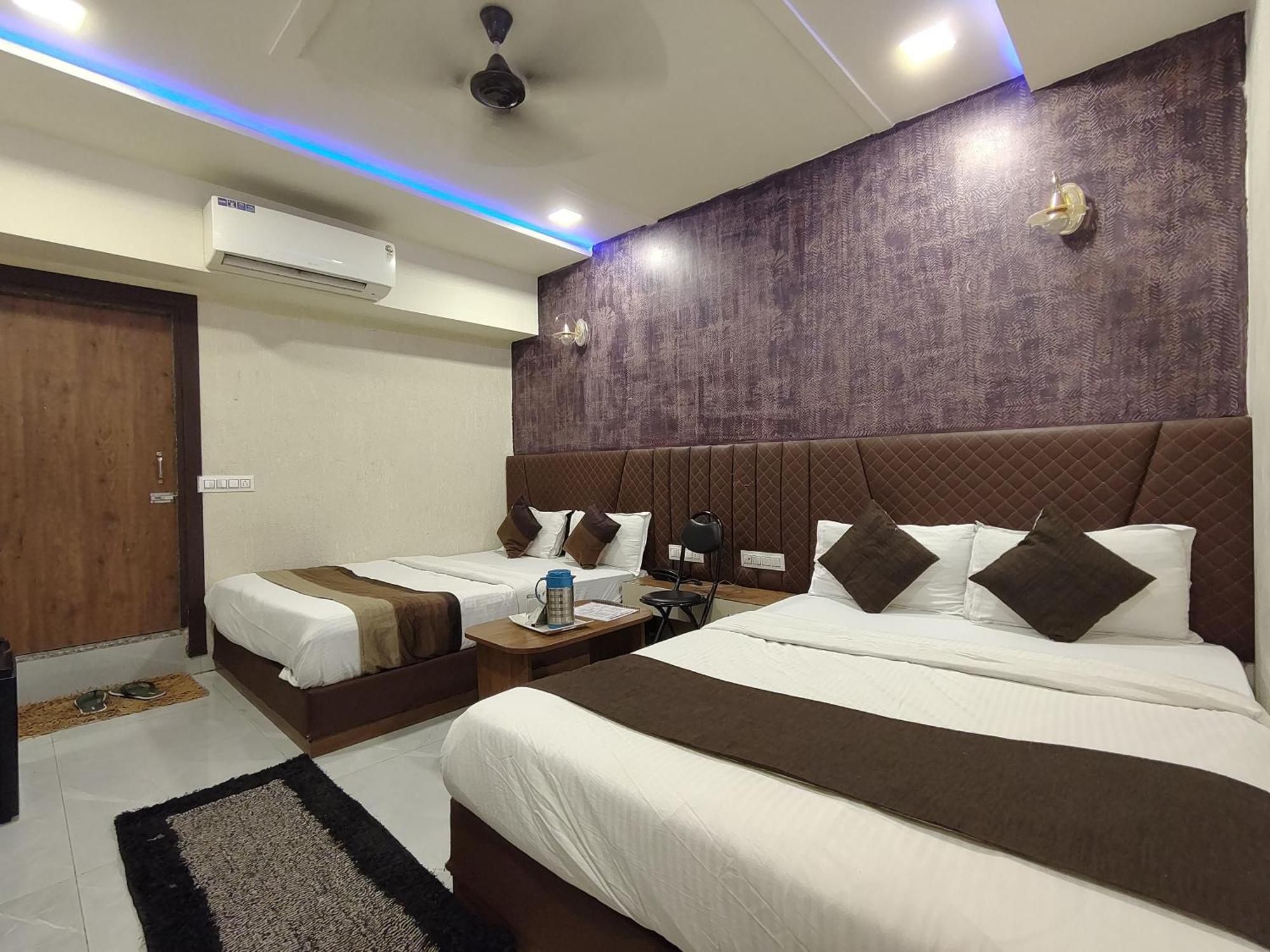 Hotel Avadh Palace, Subhash Bridge, Rto Circle, Ahmedabad Exterior photo