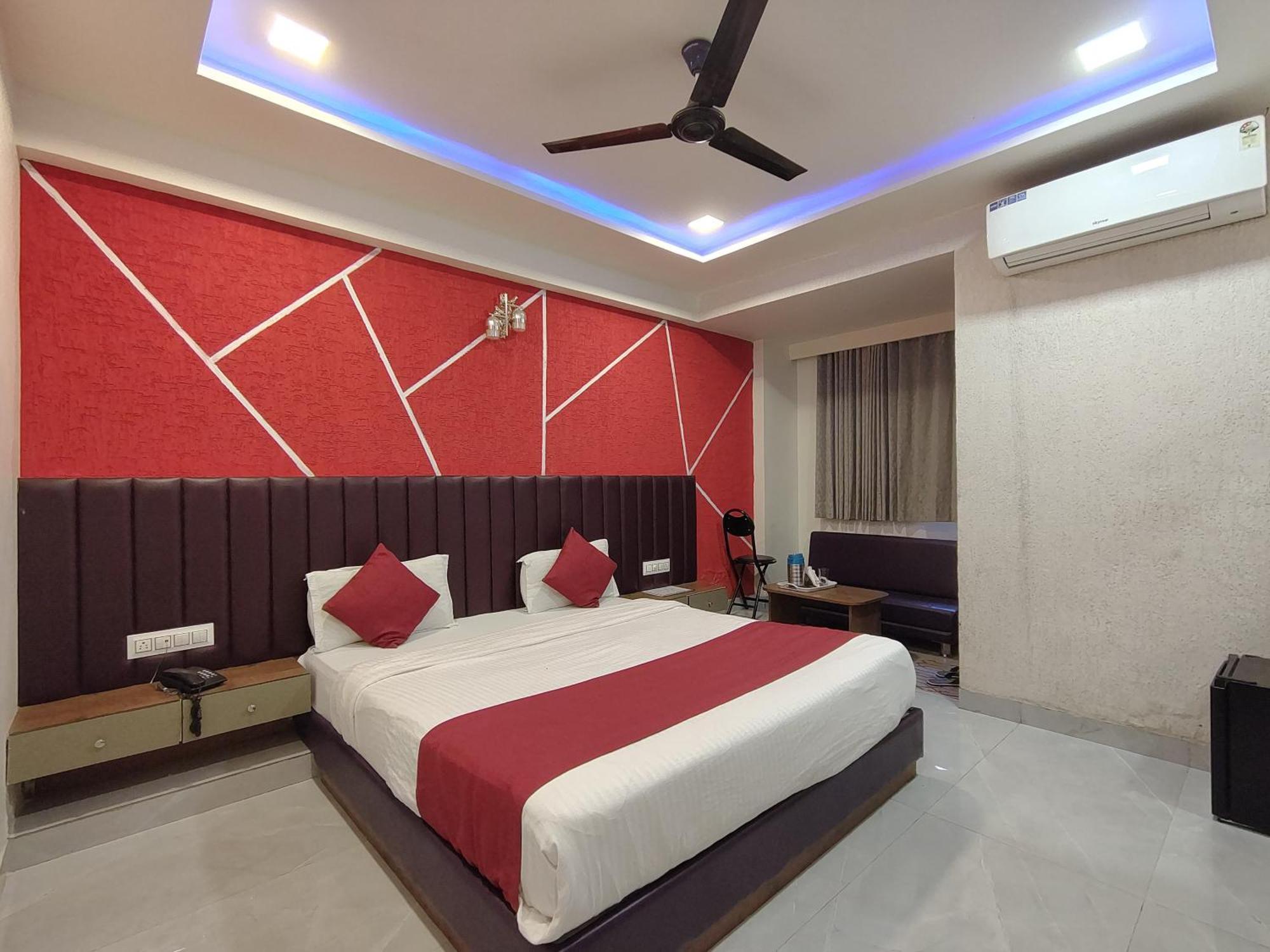 Hotel Avadh Palace, Subhash Bridge, Rto Circle, Ahmedabad Exterior photo