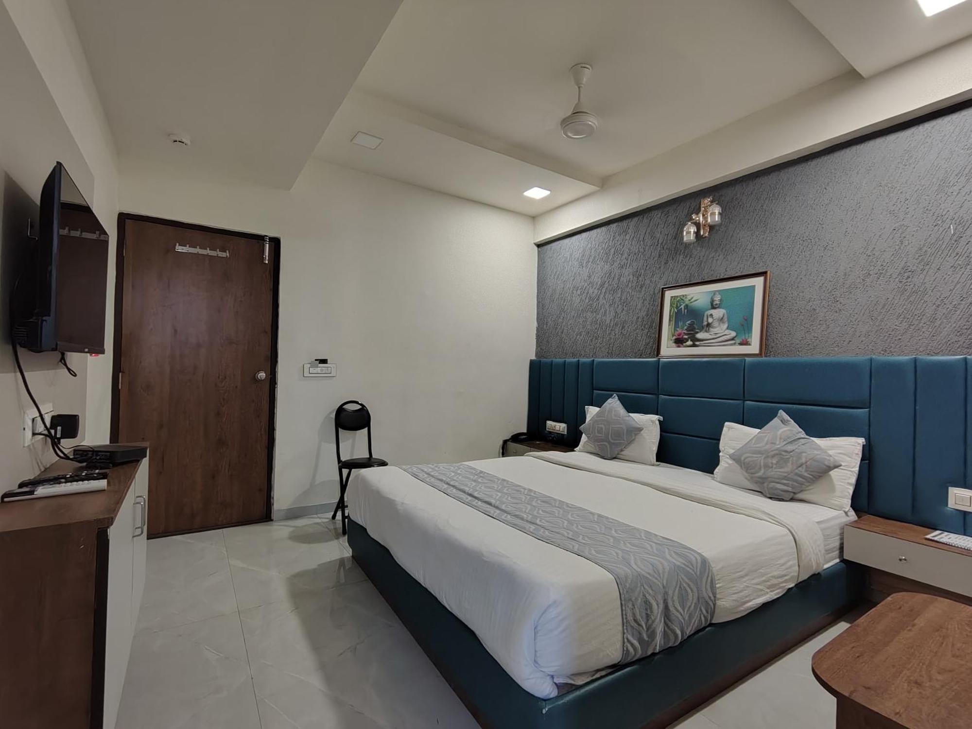 Hotel Avadh Palace, Subhash Bridge, Rto Circle, Ahmedabad Exterior photo