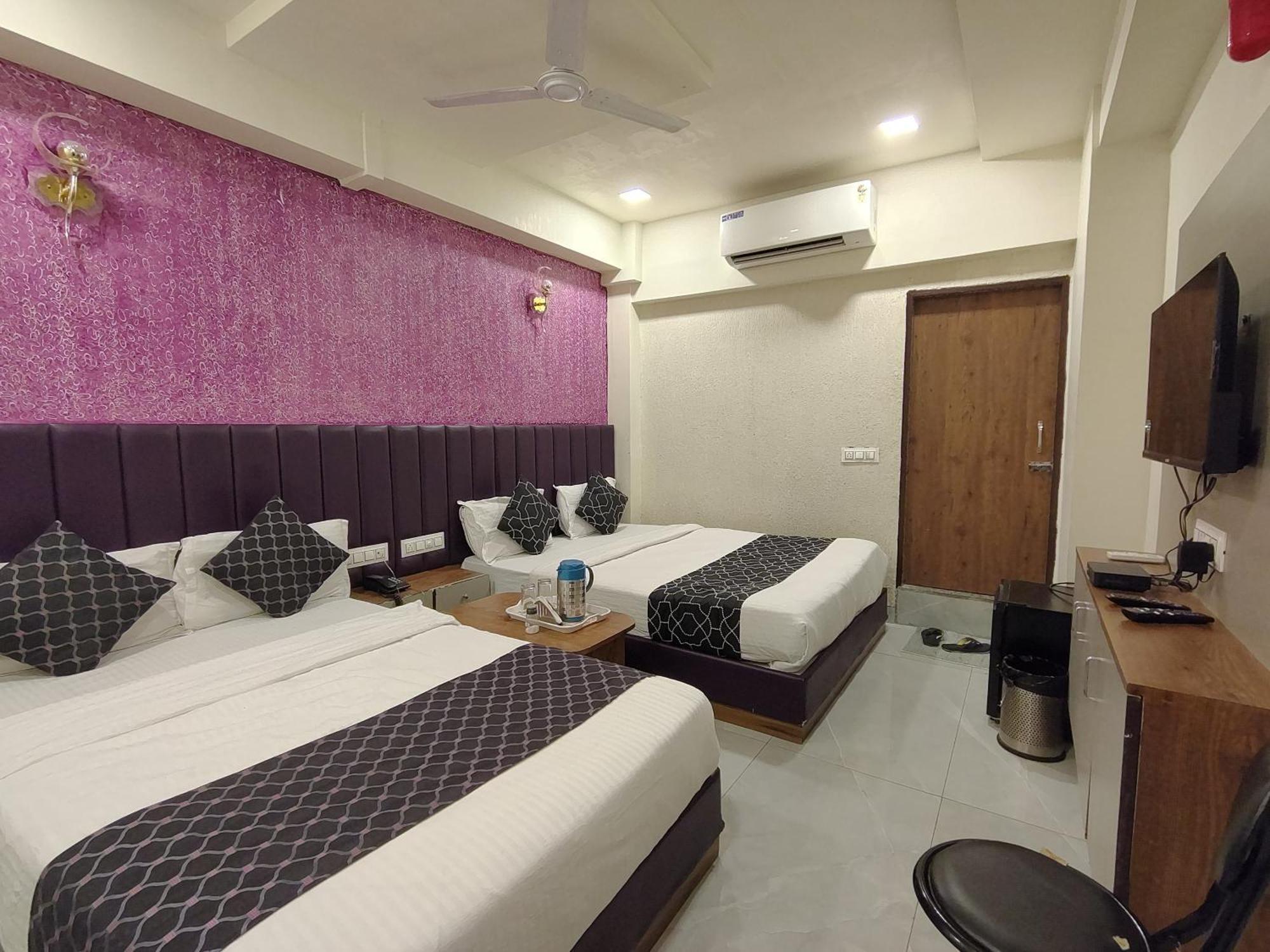 Hotel Avadh Palace, Subhash Bridge, Rto Circle, Ahmedabad Exterior photo