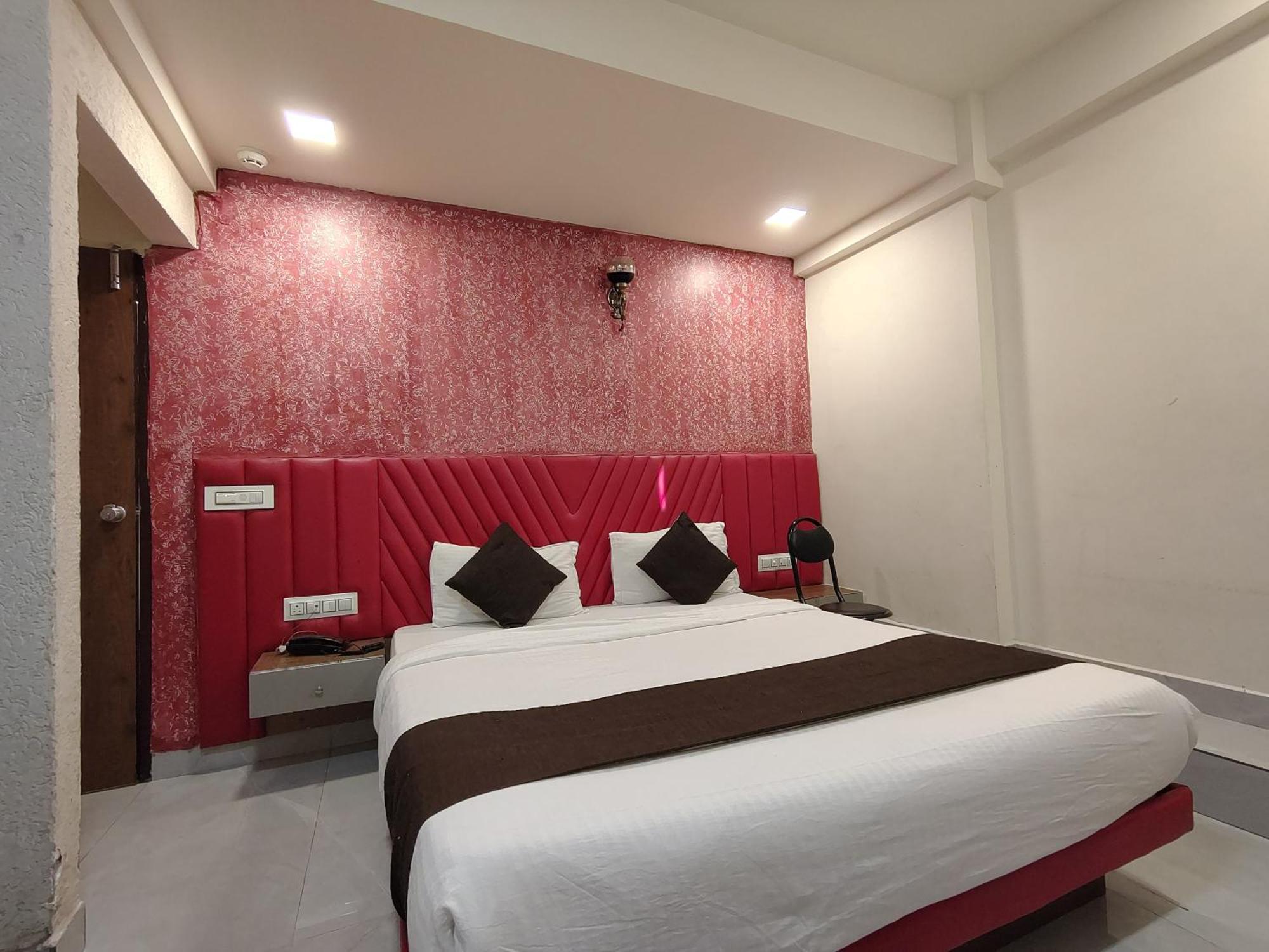 Hotel Avadh Palace, Subhash Bridge, Rto Circle, Ahmedabad Exterior photo