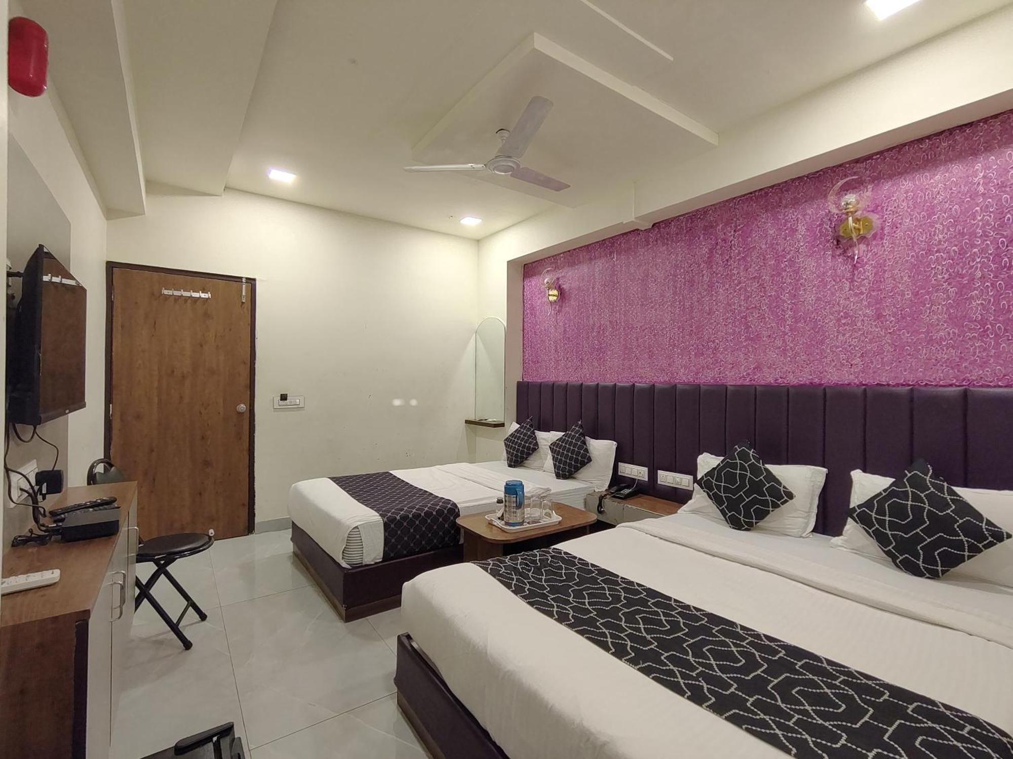 Hotel Avadh Palace, Subhash Bridge, Rto Circle, Ahmedabad Exterior photo