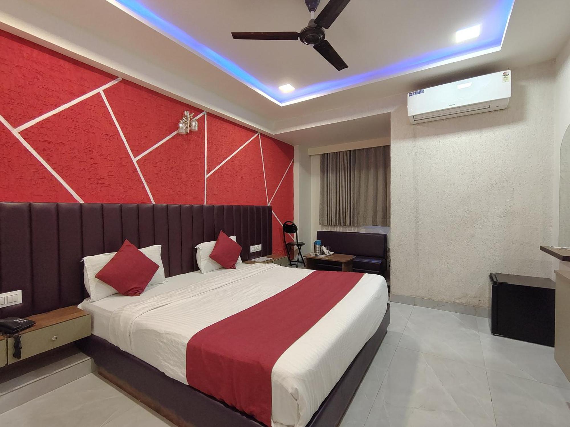 Hotel Avadh Palace, Subhash Bridge, Rto Circle, Ahmedabad Exterior photo
