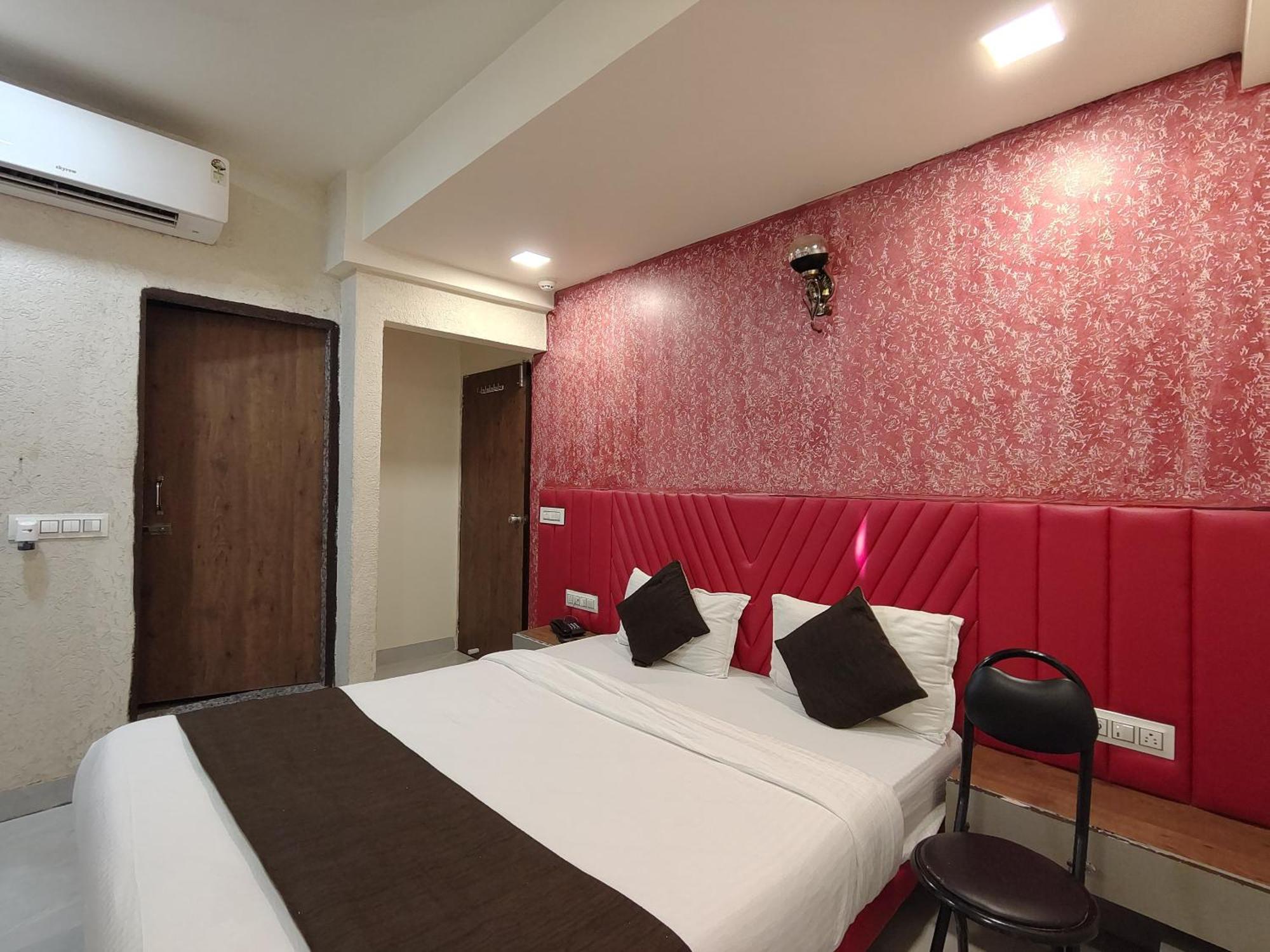 Hotel Avadh Palace, Subhash Bridge, Rto Circle, Ahmedabad Exterior photo